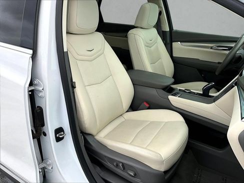 Used 2023 Cadillac XT5 Premium Luxury image 9