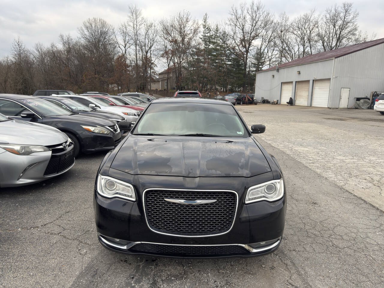 Used 2016 Chrysler 300 C RWD image 4