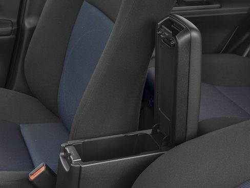 Used 2017 Toyota Prius C One FWD image 18