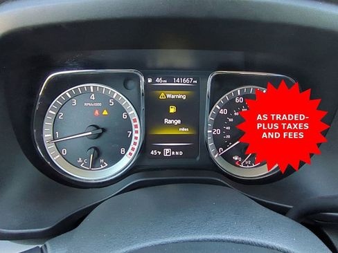 Used 2018 Nissan Titan SV image 25