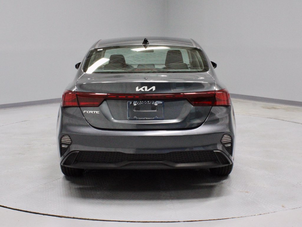 Used 2023 Kia Forte LXS FWD image 9