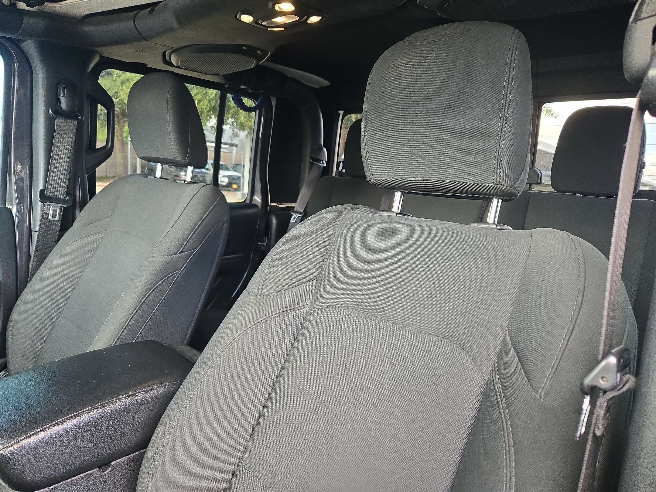 Used 2021 Jeep Gladiator Sport AWD/4WD image 9