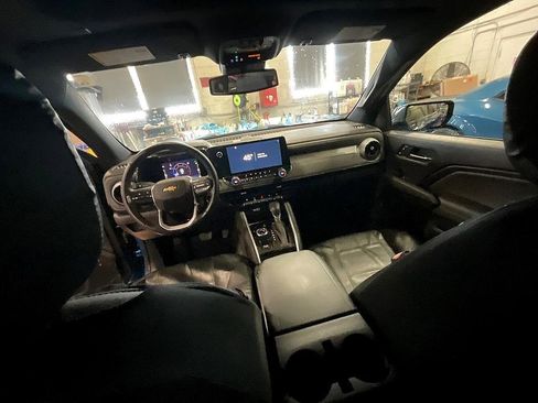 Used 2023 Chevrolet Colorado LT w/ LT Convenience Package III image 3