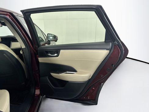 Used 2018 Honda Clarity Plug-In Hybrid image 28
