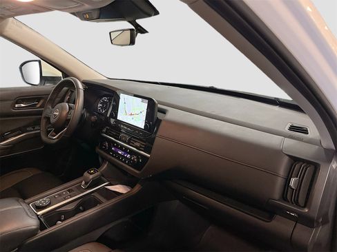 Used 2023 Nissan Pathfinder SL image 31