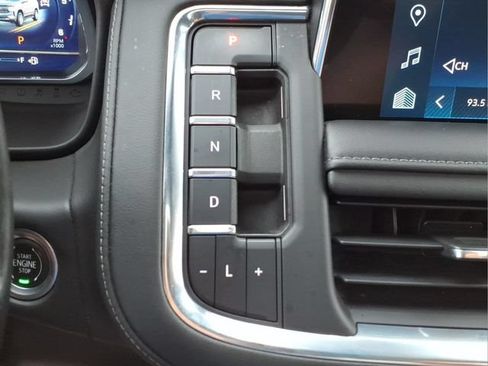 Used 2023 Chevrolet Tahoe LT w/ Luxury Package AWD/4WD image 23
