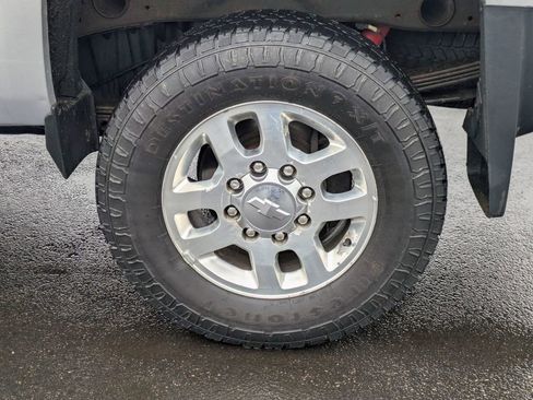 Used 2015 Chevrolet Silverado 2500 LT w/ LT Convenience Package image 13