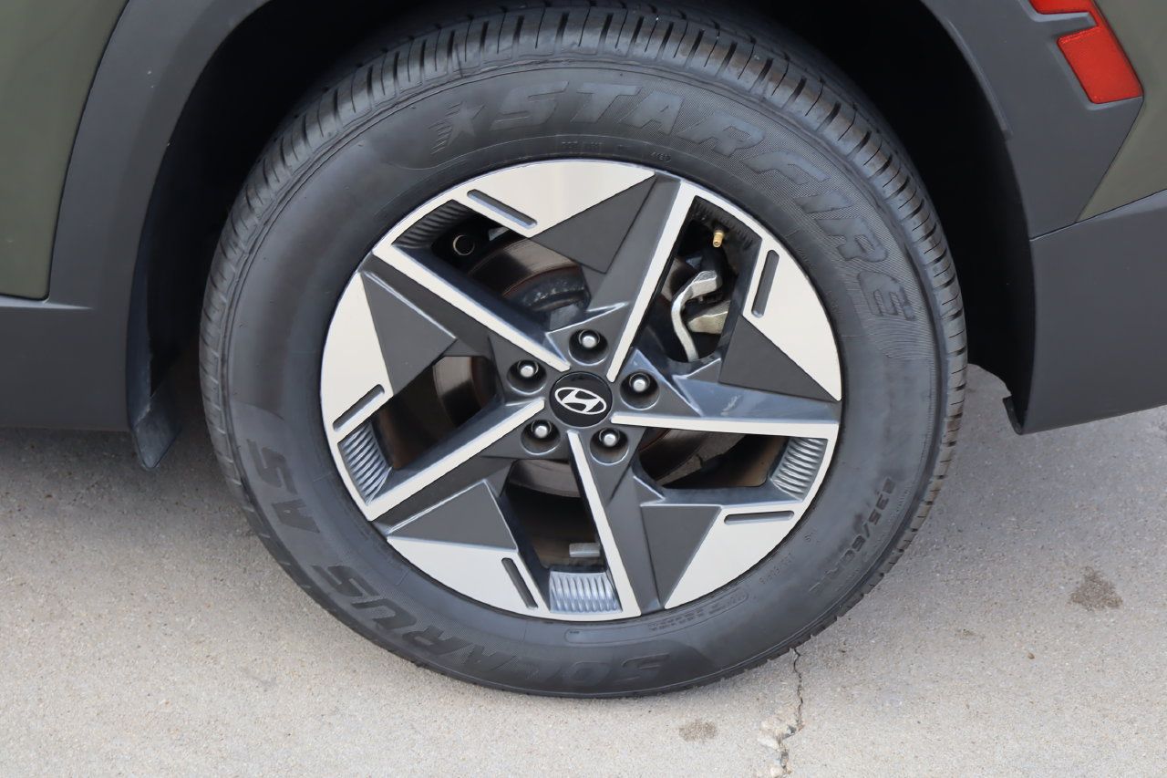 Used 2025 Hyundai Tucson SEL FWD image 26