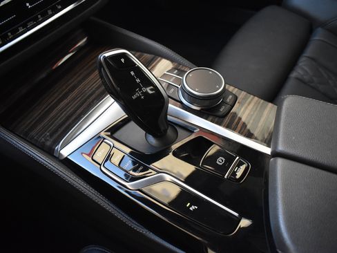 Used 2021 BMW 530i xDrive w/ M Sport Package image 37