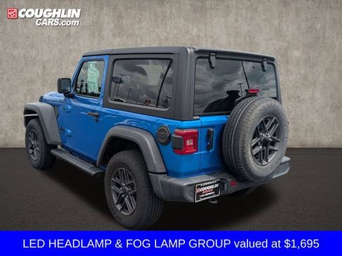 Used 2025 Jeep Wrangler Sport AWD/4WD image 6