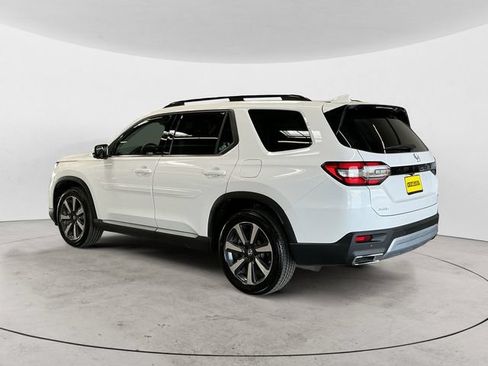 Used 2025 Honda Pilot Elite image 7