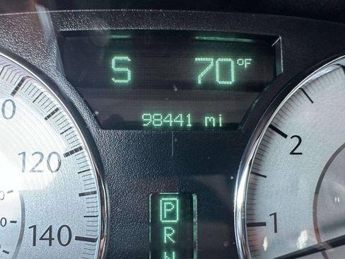 Used 2010 Chrysler 300 C w/ Luxury Group II RWD image 28