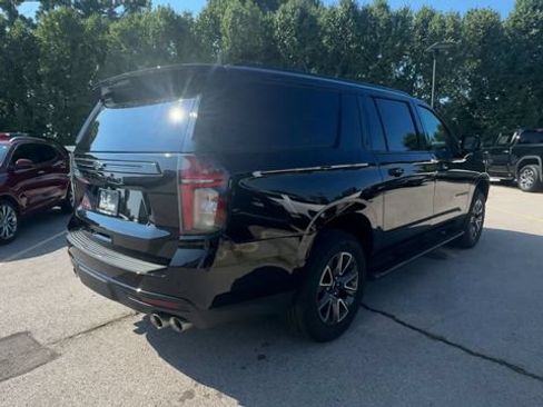 Used 2024 Chevrolet Suburban Z71 w/ Off-Road Capability Package AWD/4WD image 8