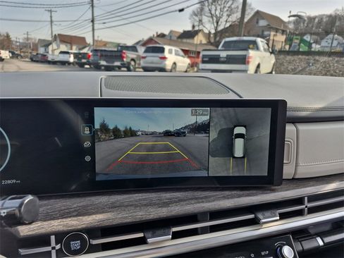 Used 2024 Hyundai Santa Fe Limited image 24