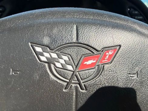 Used 2003 Chevrolet Corvette Coupe w/ Preferred Equipment Group RWD image 16