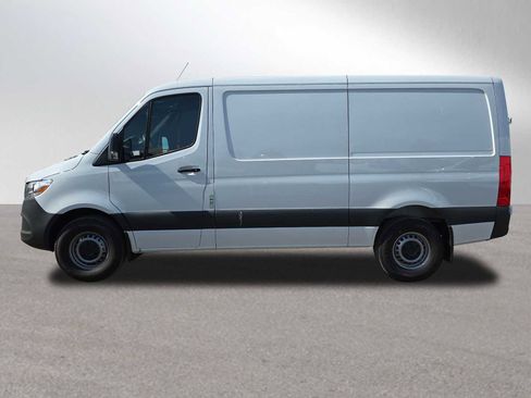 Used 2025 Mercedes-Benz Sprinter 2500 image 6