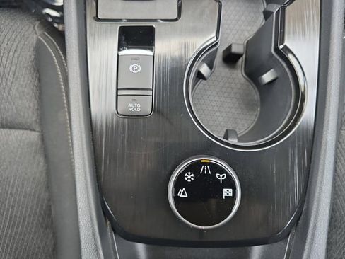 Used 2024 Nissan Rogue SV image 27