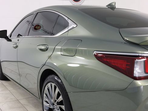 Used 2024 Lexus ES 300h Ultra Luxury w/ Accessory Package (Z2) FWD image 49