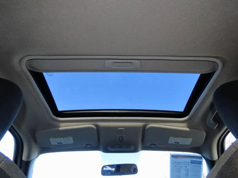 Used 2012 Nissan Juke SV image 22