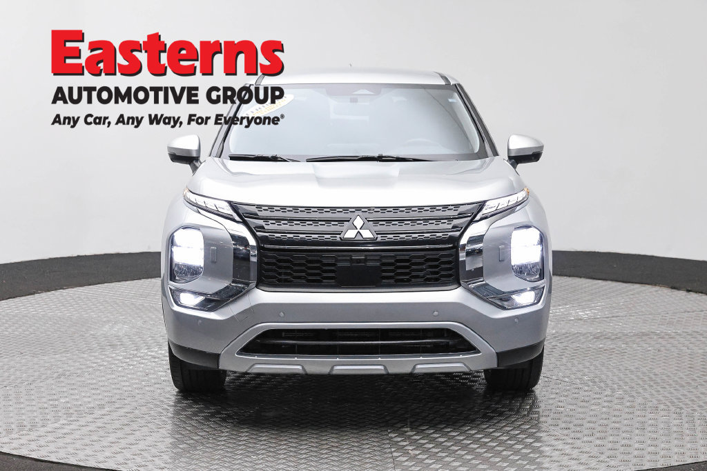 Used 2024 Mitsubishi Outlander SE AWD/4WD image 4