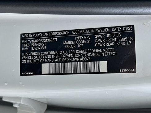 Used 2025 Volvo XC90 B5 Plus image 12