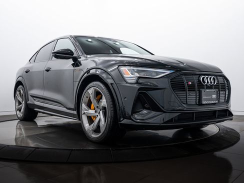 Certified 2023 Audi e-tron S Prestige image 24