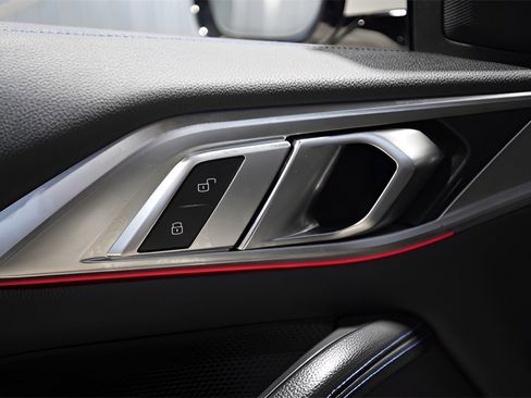 Used 2021 BMW 430i Convertible image 31