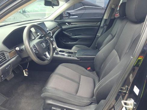Used 2018 Honda Accord EX image 8