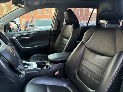 Used 2019 Toyota RAV4 Limited w/ Advanced Technology Package image 16