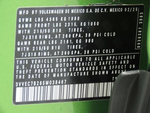 Certified 2025 Volkswagen Taos SE w/ Panoramic Sunroof Package image 33