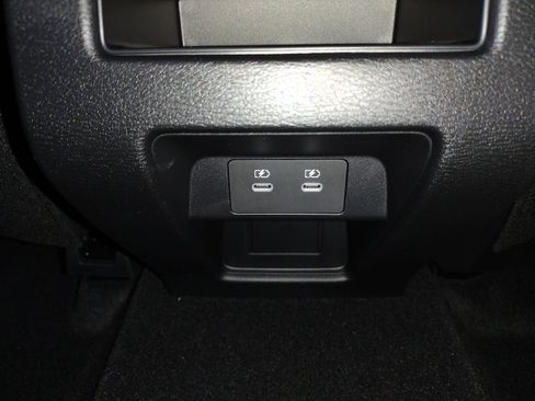 New 2025 Mitsubishi Outlander SE image 25