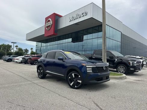 Certified 2025 Nissan Kicks SR FWD image 1