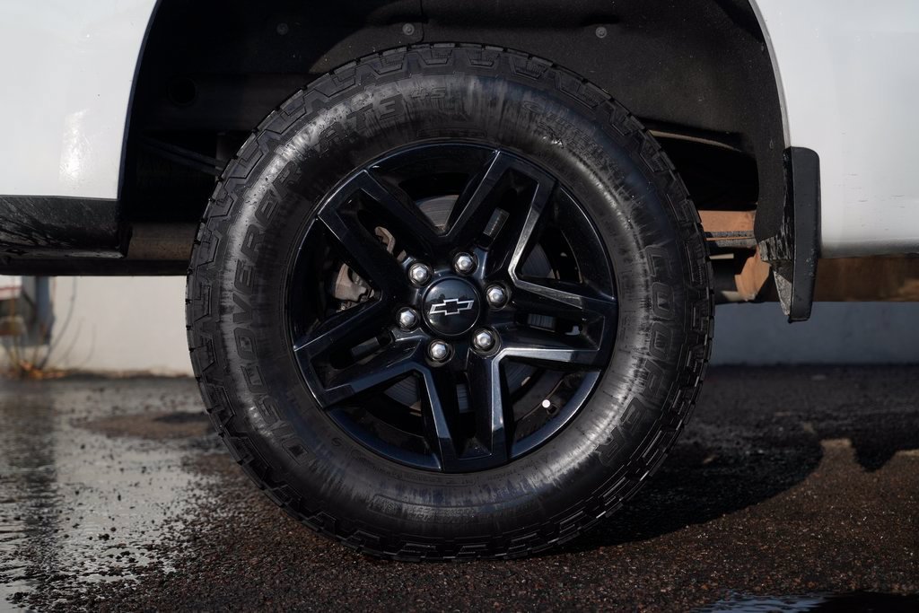 Used 2020 Chevrolet Silverado 1500 Custom Trail Boss w/ Custom Convenience Package AWD/4WD image 11