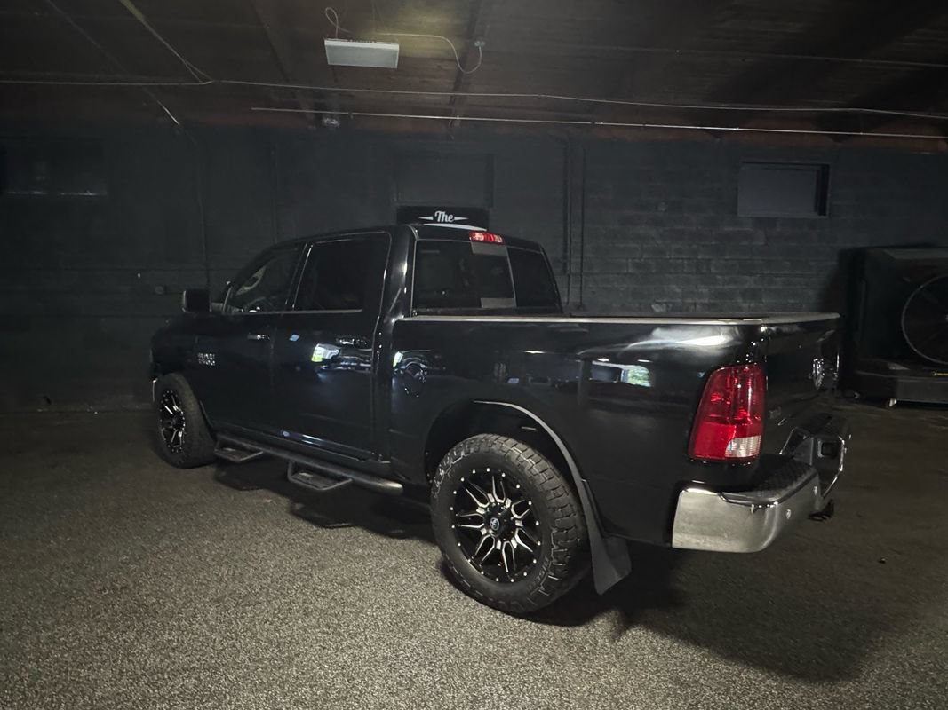 Used 2014 RAM 1500 Classic SLT w/ Luxury Group AWD/4WD image 4
