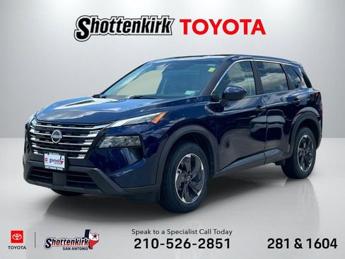 Used 2025 Nissan Rogue SV FWD image 1