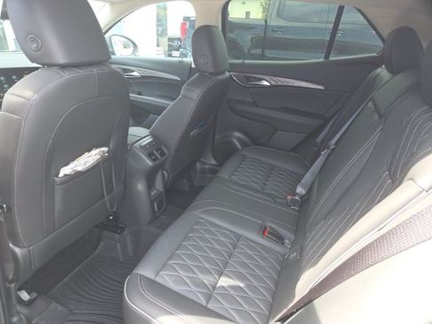 Used 2023 Buick Envision Avenir image 8