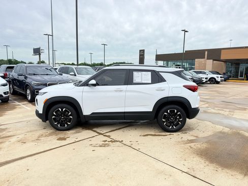 Used 2021 Chevrolet TrailBlazer LT w/ Convenience Package FWD image 8