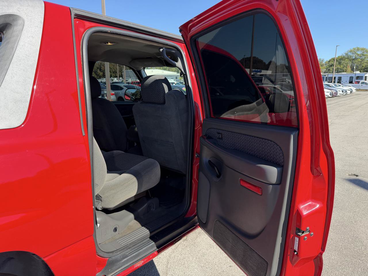 Used 2004 Chevrolet Avalanche 2WD image 10