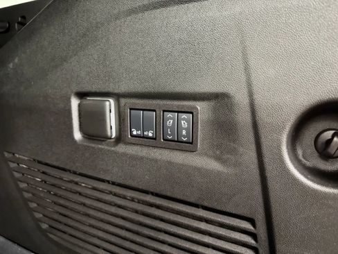 Used 2026 GMC Yukon XL Denali w/ Sun & Power Step Package AWD/4WD image 40