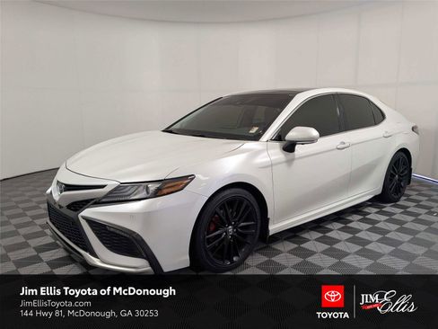 Used 2023 Toyota Camry XSE w/ Navigation Package FWD image 1