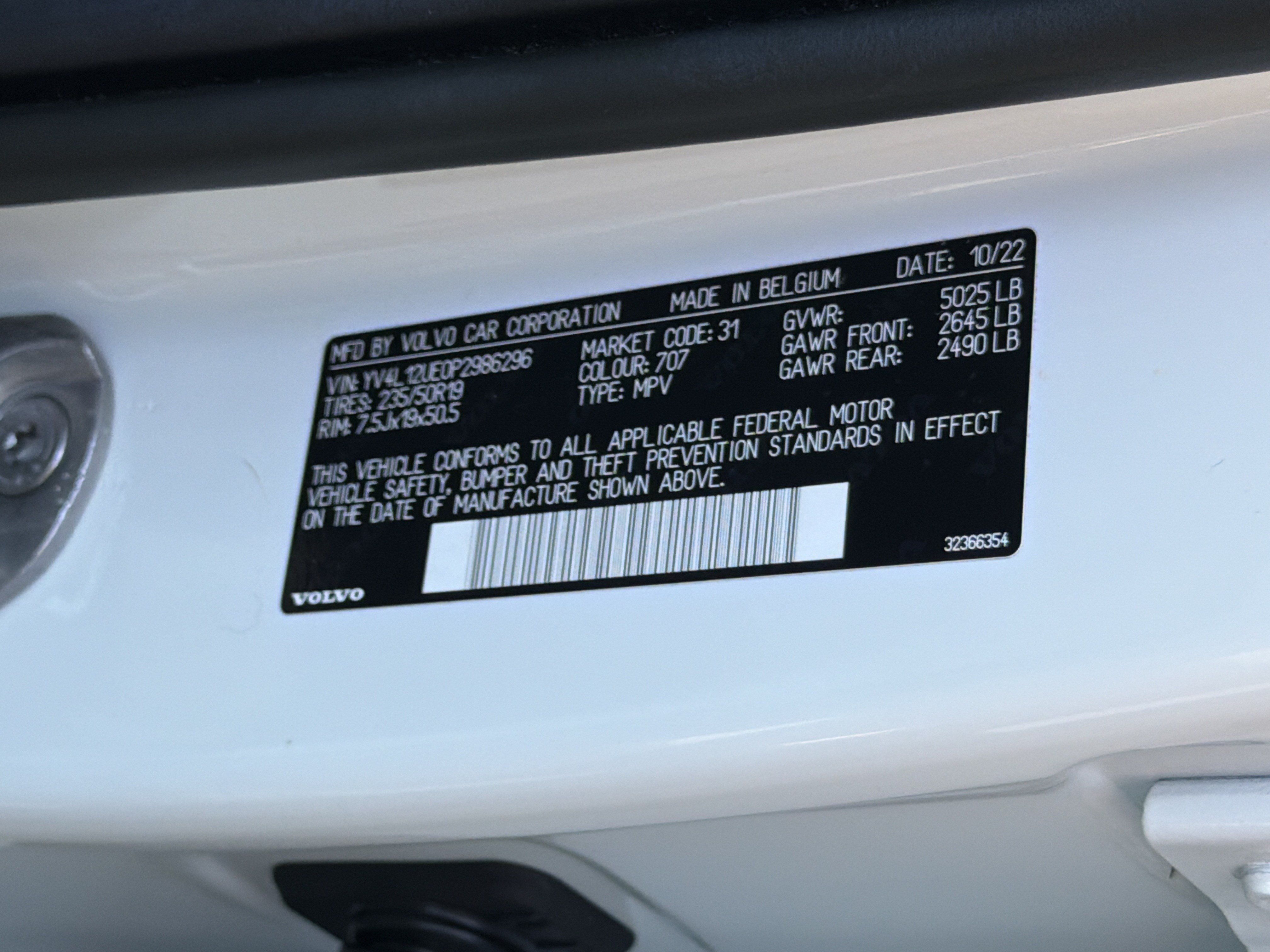 Certified 2023 Volvo XC40 B5 Plus w/ Protection Package Premier AWD/4WD image 37