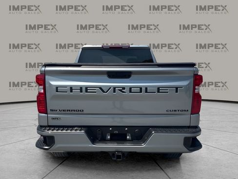 Used 2024 Chevrolet Silverado 1500 Custom w/ LPO, Dark Essentials Package AWD/4WD image 4