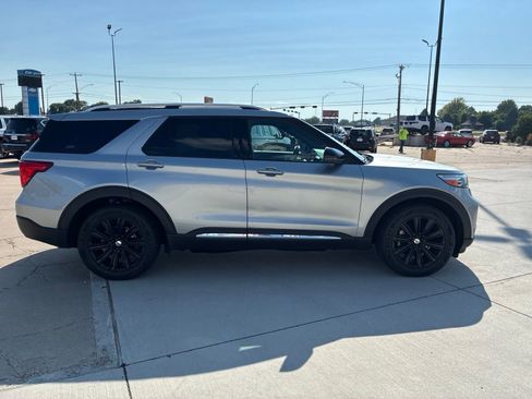 Used 2020 Ford Explorer Limited w/ Class III Trailer Tow Package AWD/4WD image 9