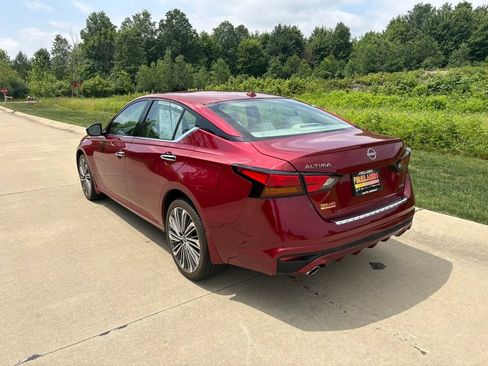 Used 2023 Nissan Altima 2.5 SL AWD/4WD image 7