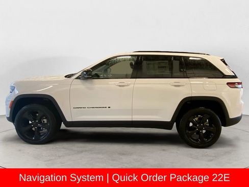 New 2025 Jeep Grand Cherokee Limited w/ Luxury Tech Group II image 2