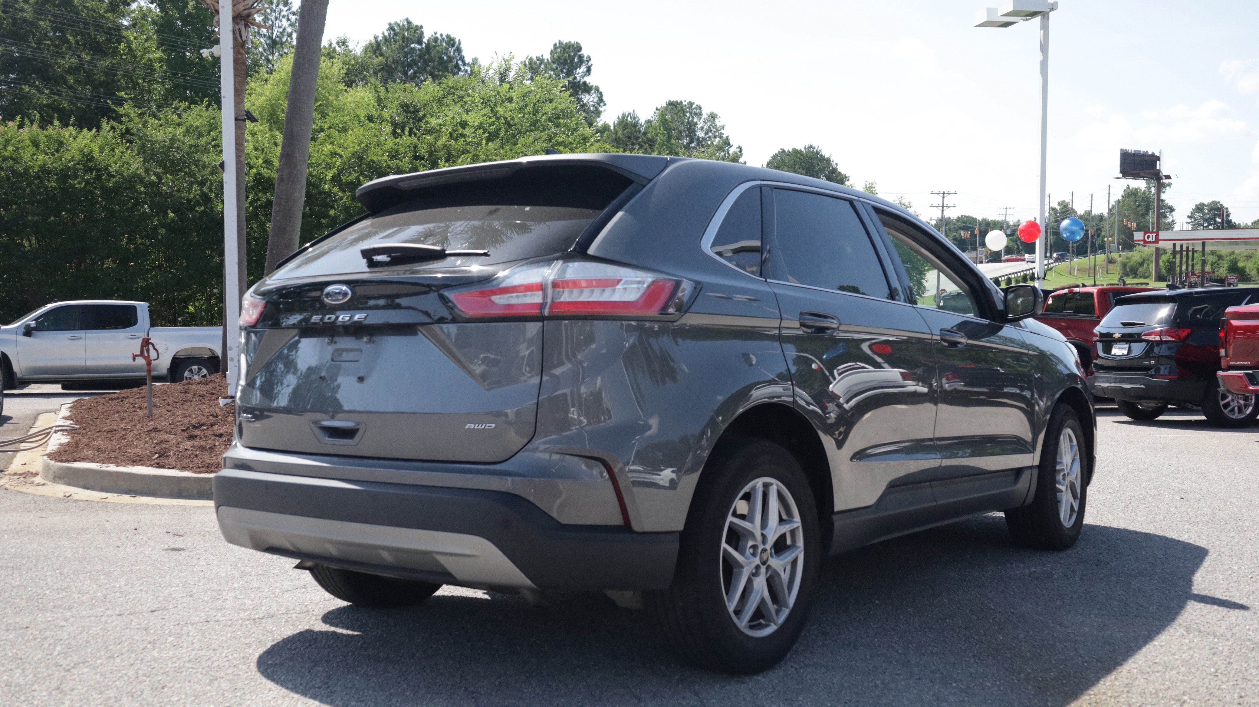 Used 2023 Ford Edge SEL AWD/4WD image 5