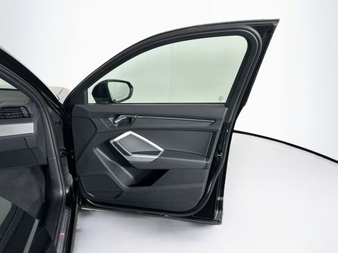 Used 2024 Audi Q3 2.0T Premium image 32