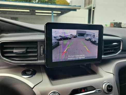 Used 2022 Ford Explorer XLT w/ Equipment Group 202A image 21