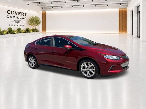 Used 2017 Chevrolet Volt Premier w/ Driver Confidence II Package FWD image 14