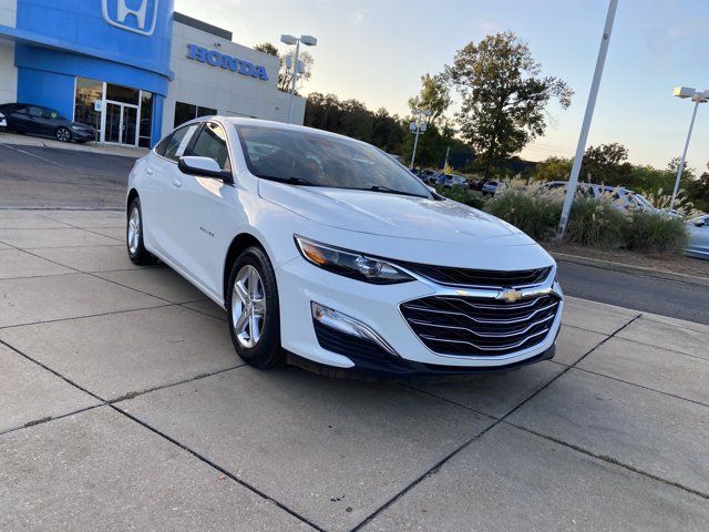 Used 2021 Chevrolet Malibu LS w/ Driver Confidence Package II FWD image 2